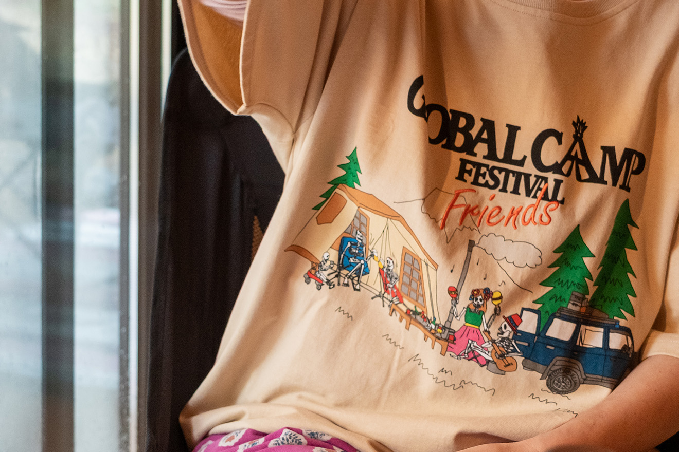 8398_[2026] ラファーミティーシャツ_sceanD.jpg